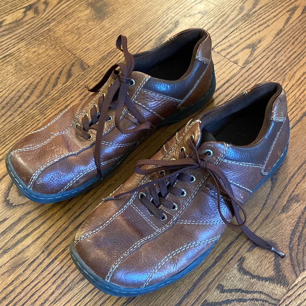Men’s brown leather shoes, GBX, size 10med